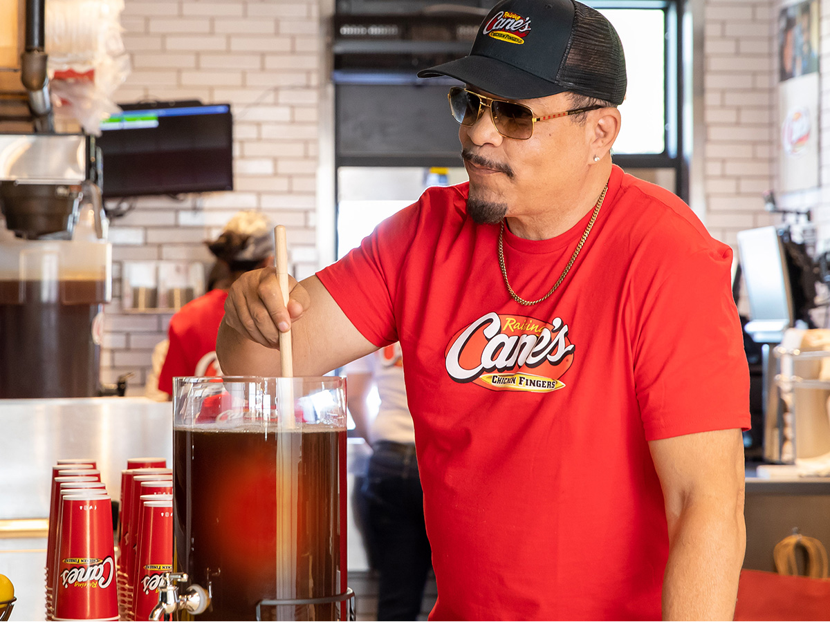 How to Score a FREE Iced Tea From Actor, Rapper, and Part-Time Valley Resident Ice-T1