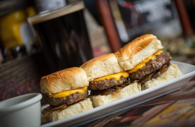 https://scottsdale.com/wp-content/uploads/2024/10/Its-Back-The-Cold-Beers-Cheeseburgers-Summer-Slider-Eating-Contest-Returns-for-Year-Two-img1.jpg