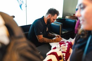 https://scottsdale.com/wp-content/uploads/2024/10/PHOTOS-The-Arizona-Coyotes-Introduces-its-New-Players-and-Rookie-Logan-Cooley-img8.jpg