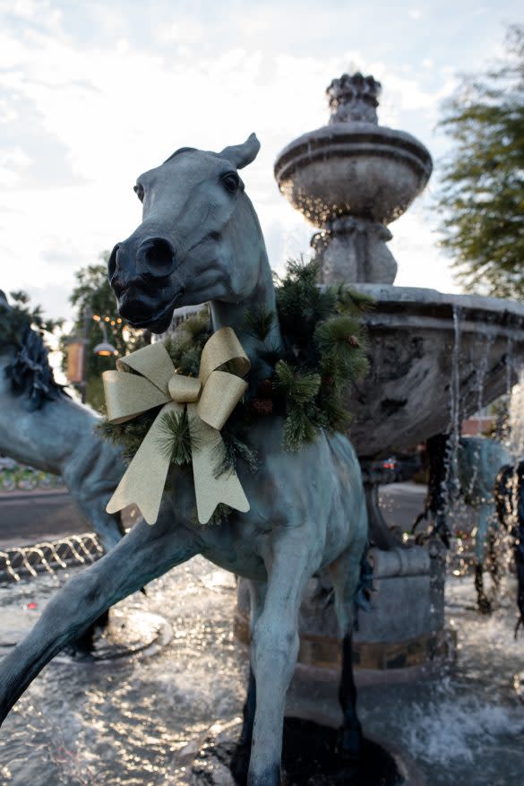 https://scottsdale.com/wp-content/uploads/2024/10/Scottsdazzle-Everything-You-Need-to-Know-About-Scottsdales-Month-Long-Holiday-Extravaganza-img1.jpg
