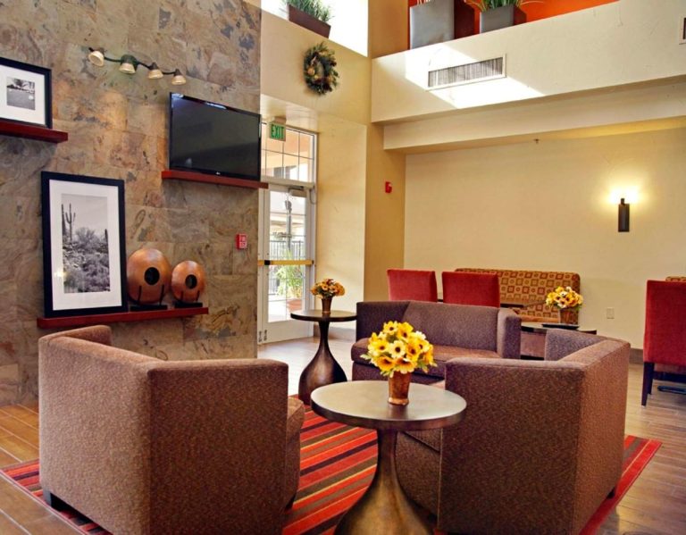 Hampton Inn suites Phoenix44 768x599