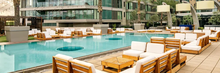 phxwh wet deck 5156 hor pano 768x256