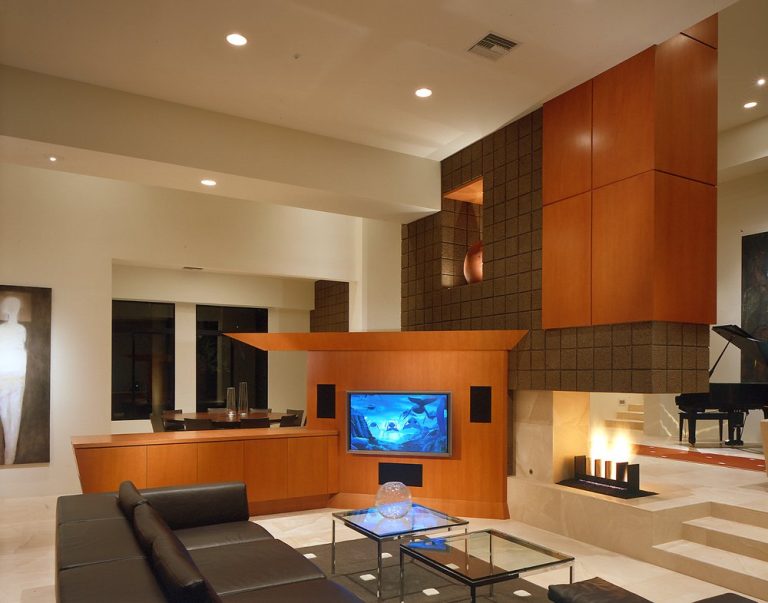 ThePinnacleFamilyRoom3 768x603