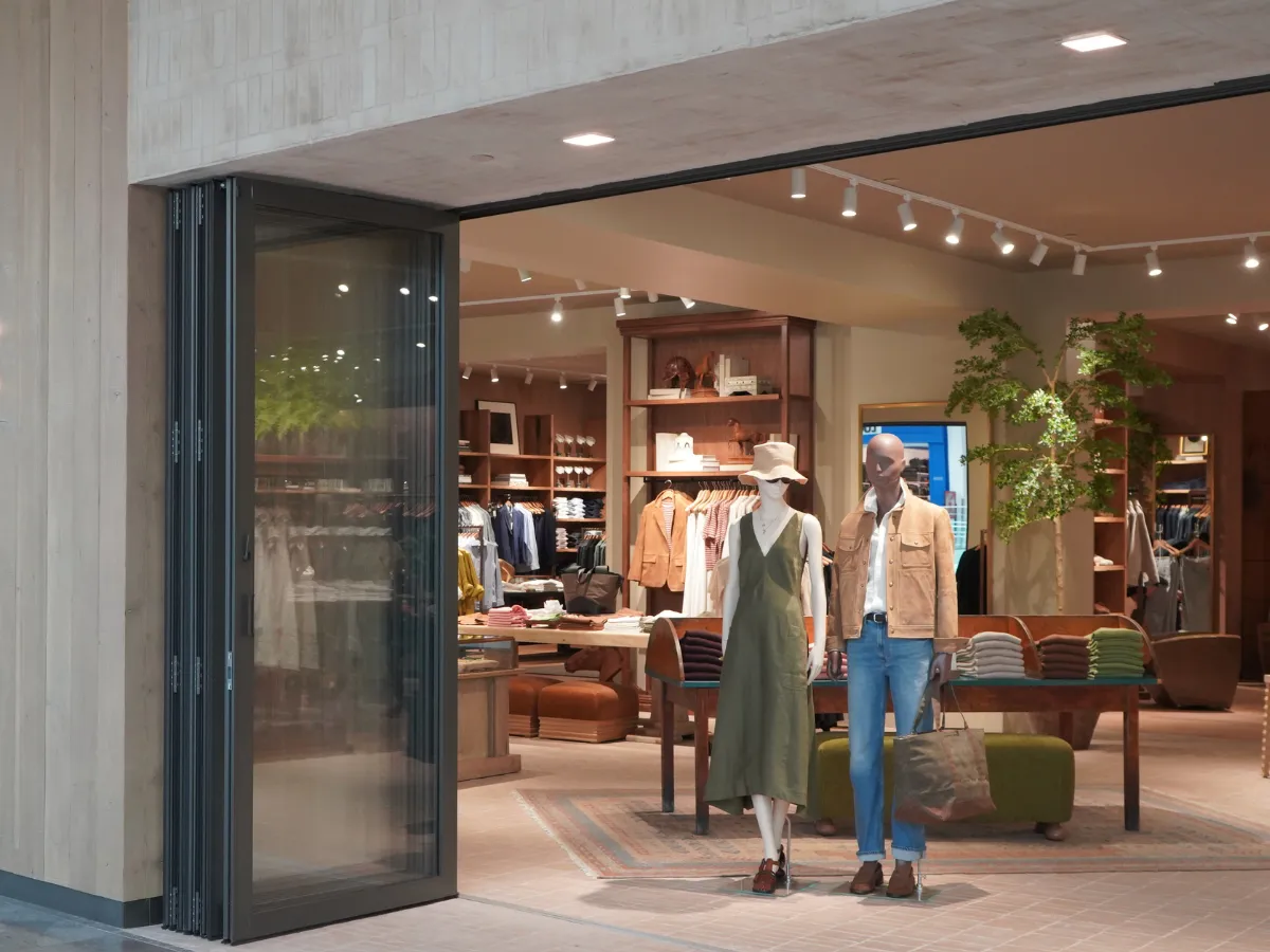Banana Republic at Scottsdale Fashion Square. Courtesy Scottsdale Fashion Square